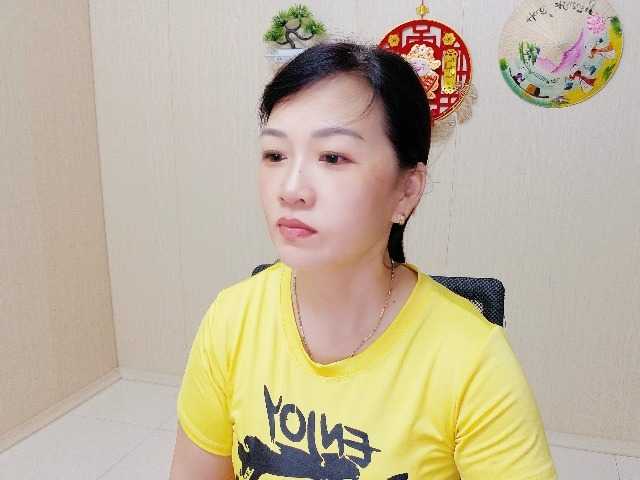 Merio69 live cam on BongaCams