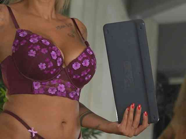 NaomiCole