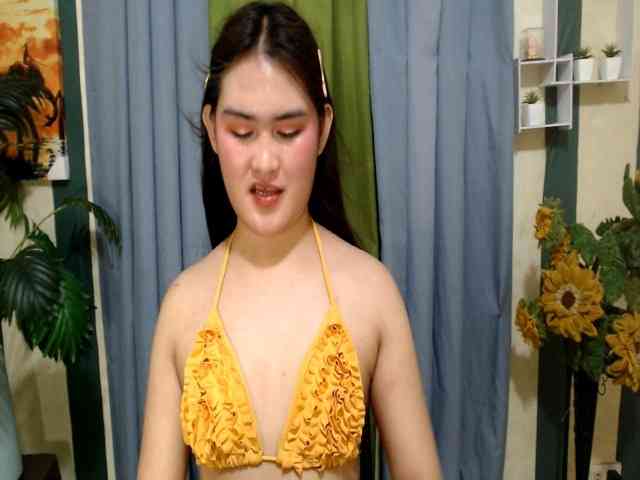 ASIANhotKHRIXZY Live Webcam on BongaCams