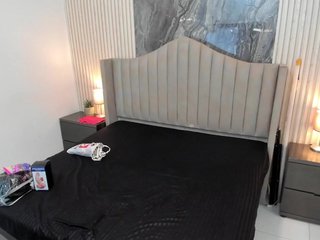 EmilyyWillis Porn Show