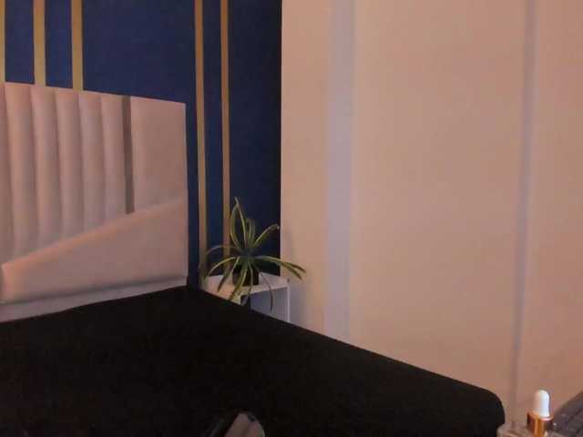 EmilyyWillis live cam preview