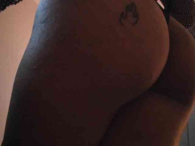 EmilyyWillis webcam