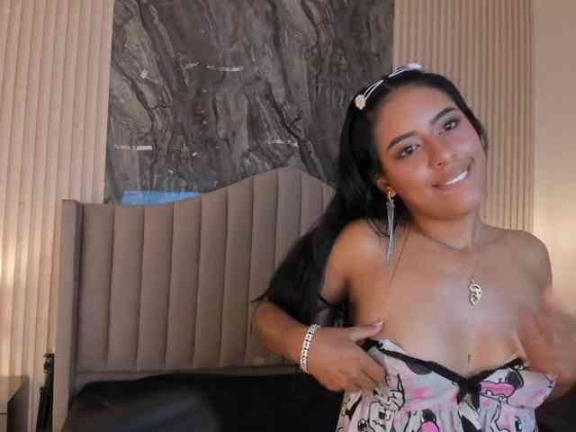 EmilyyWillis webcam