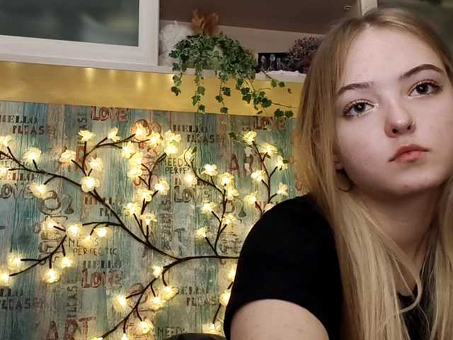 SofiaGrams, 18 y/o - Live Cam on BongaCams