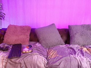 GabbyBonnye's Live Webcam