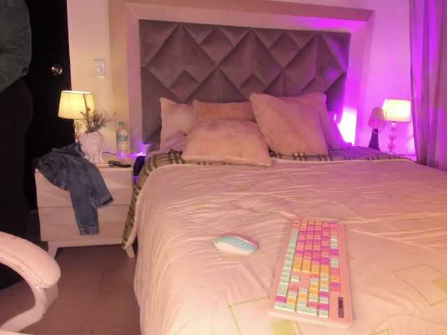 GabbyBonnye live cam on BongaCams