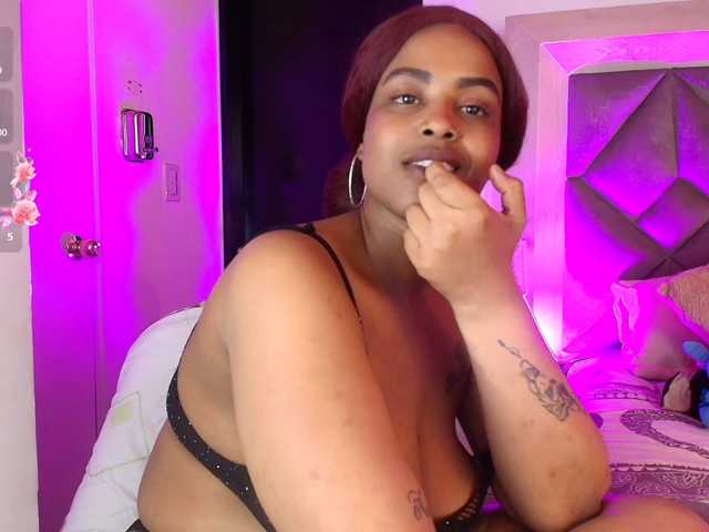 GabbyBonnye live cam on BongaCams