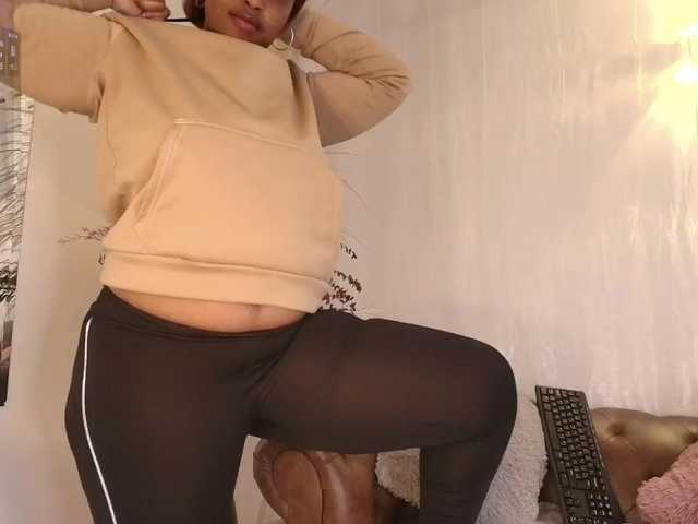 GabbyBonnye live cam on BongaCams