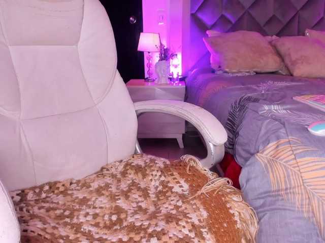 GabbyBonnye live cam on BongaCams