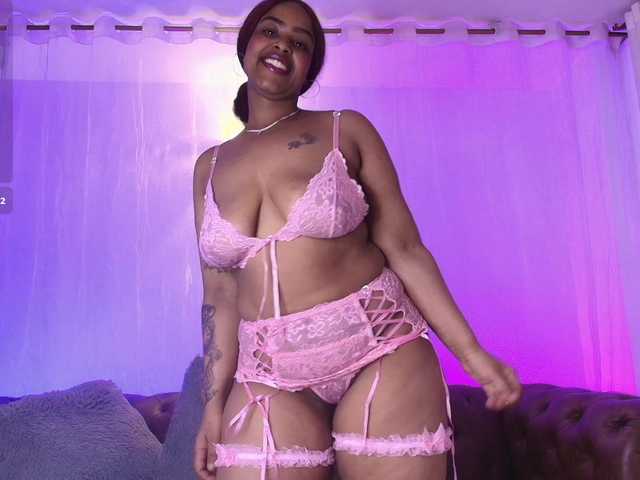 GabbyBonnye live cam preview