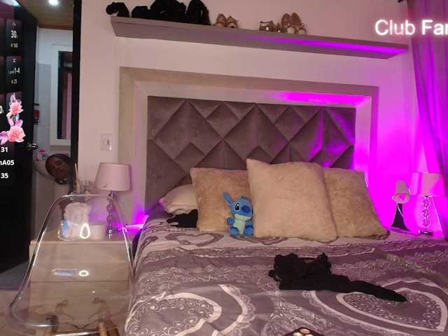 GabbyBonnye live cam on BongaCams