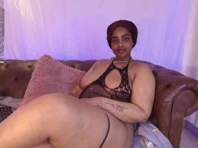 GabbyBonnye webcam