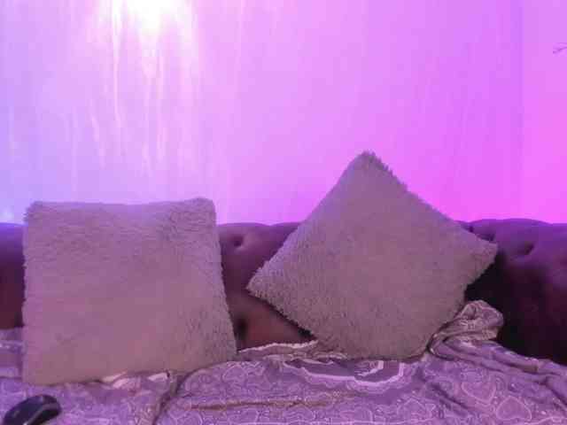 GabbyBonnye webcam