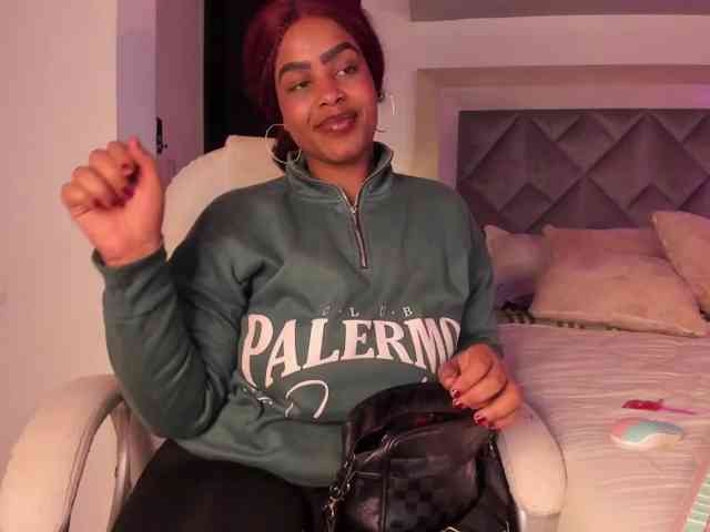GabbyBonnye webcam