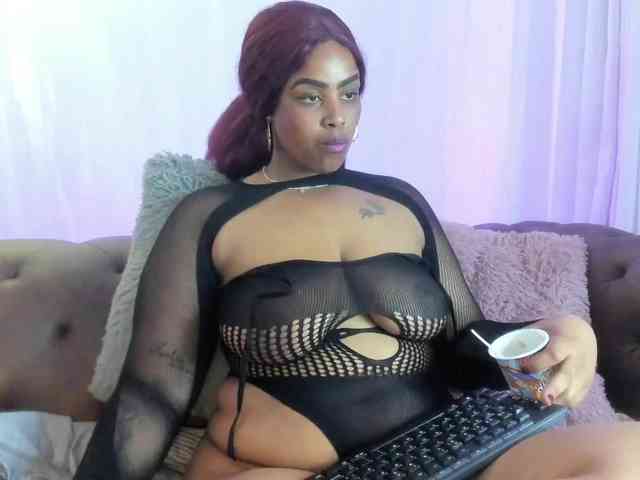 GabbyBonnye webcam