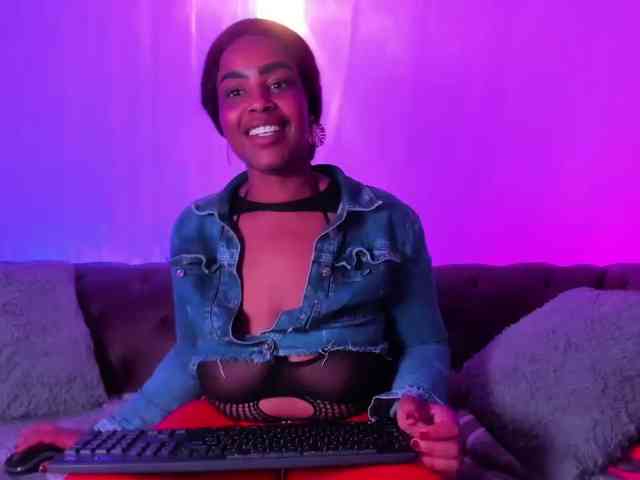 GabbyBonnye webcam