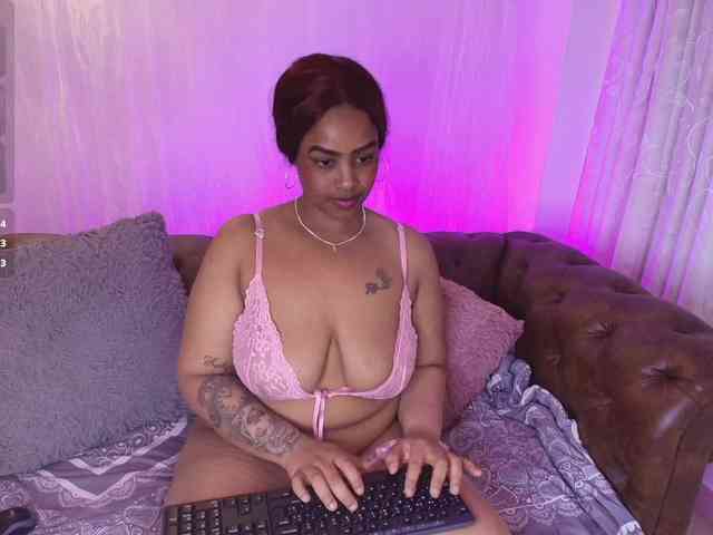 GabbyBonnye webcam
