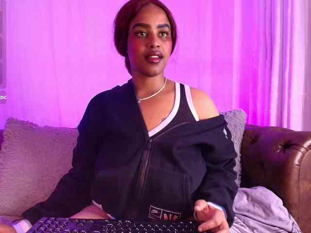 GabbyBonnye webcam