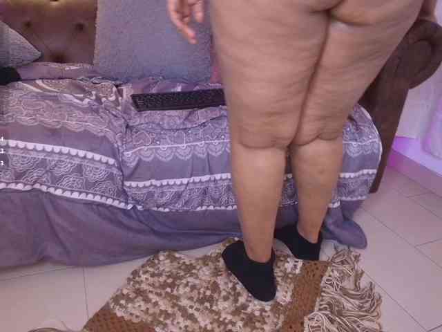 GabbyBonnye webcam