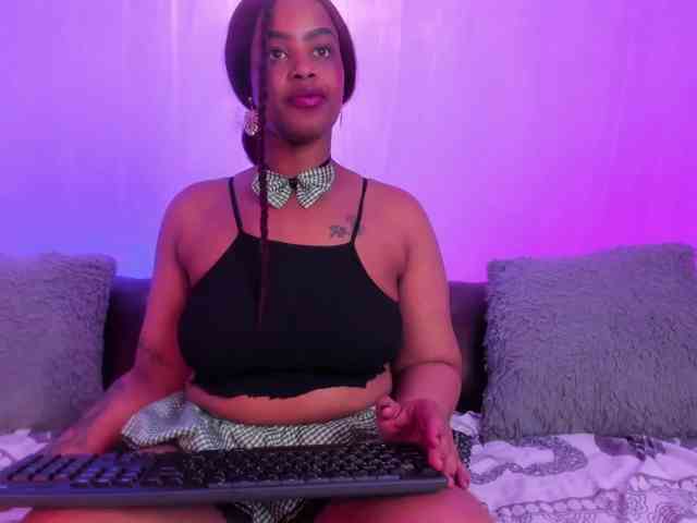 GabbyBonnye webcam