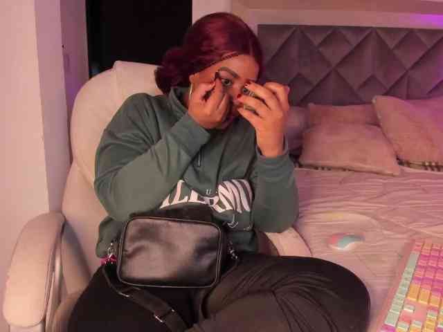 GabbyBonnye webcam