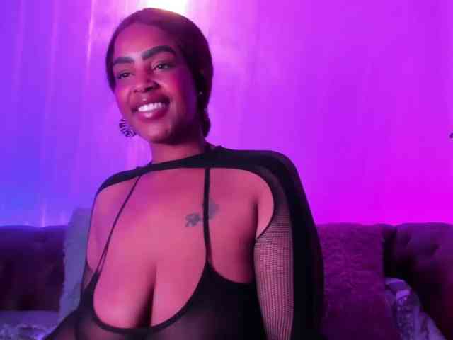 GabbyBonnye webcam