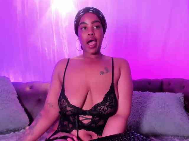 GabbyBonnye webcam