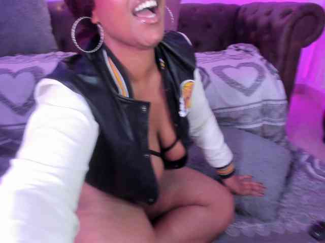 GabbyBonnye webcam