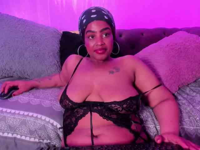 GabbyBonnye webcam