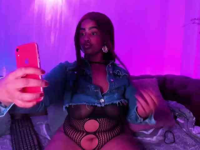 GabbyBonnye webcam