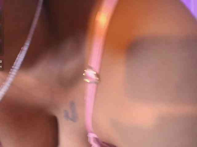 GabbyBonnye webcam