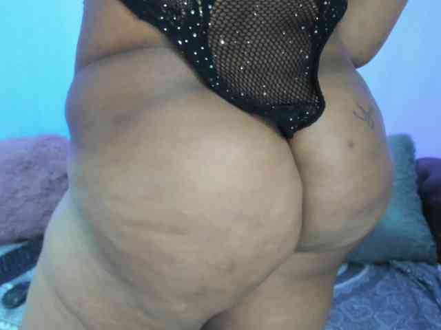 GabbyBonnye webcam