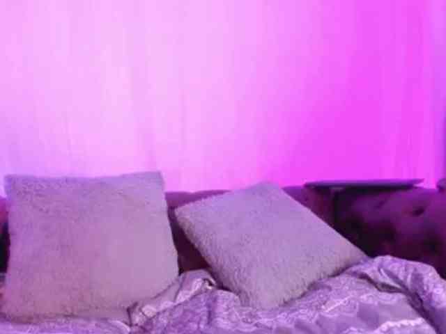 GabbyBonnye webcam