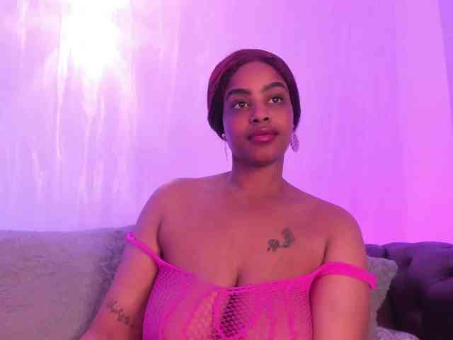 GabbyBonnye webcam