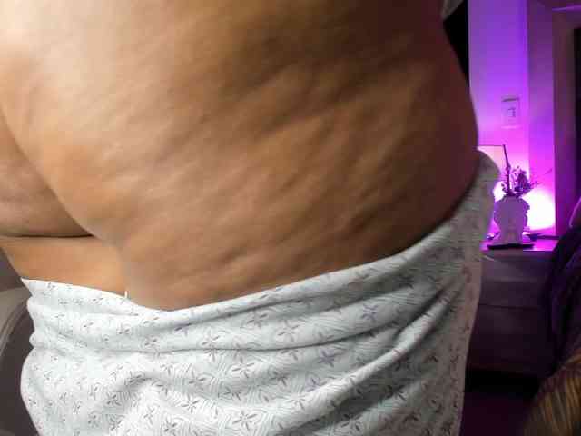 GabbyBonnye webcam