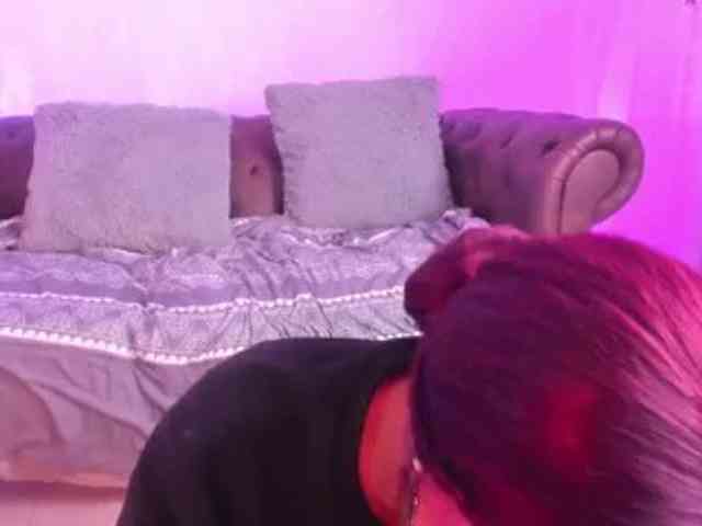 GabbyBonnye webcam