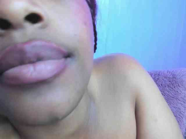 GabbyBonnye webcam