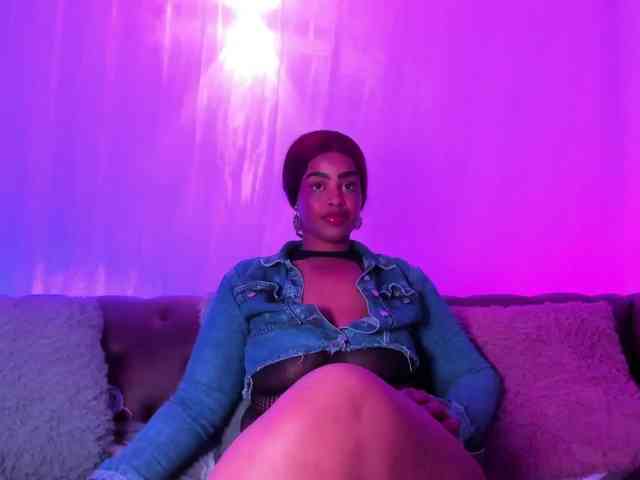GabbyBonnye webcam