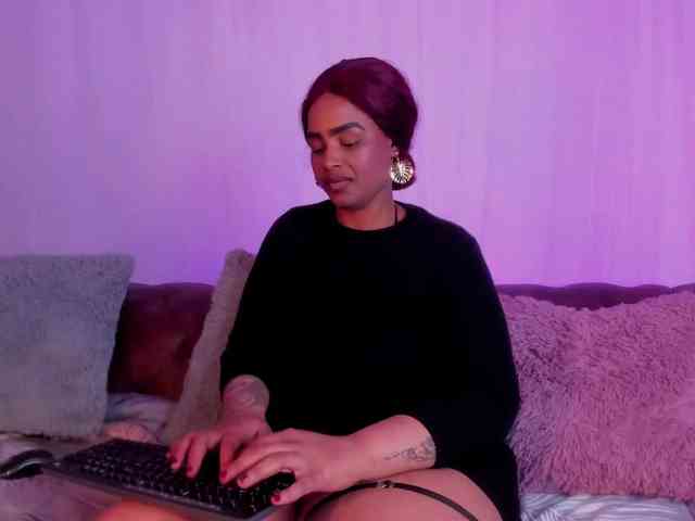 GabbyBonnye webcam