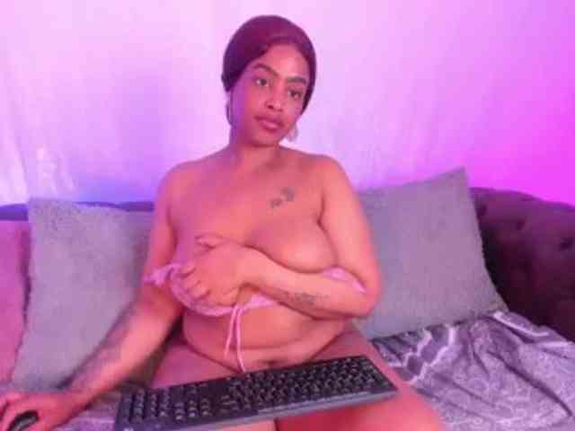 GabbyBonnye webcam