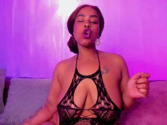 GabbyBonnye webcam