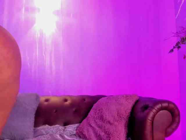 GabbyBonnye webcam