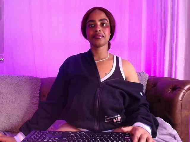 GabbyBonnye webcam