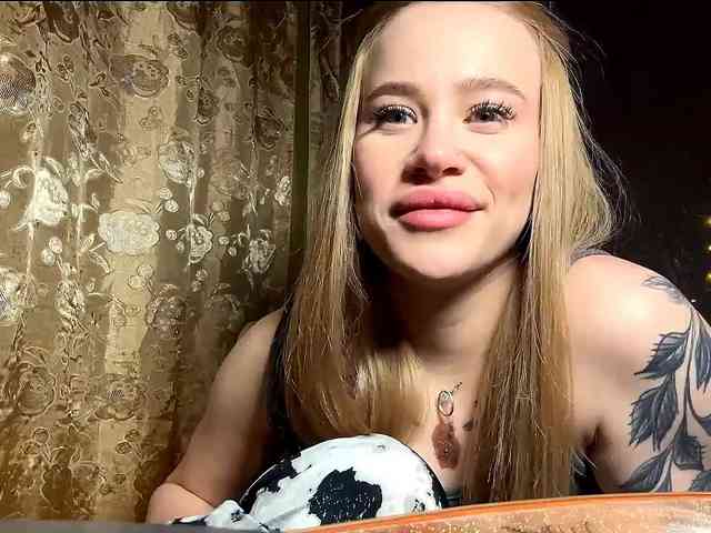 ElenaGrams webcam