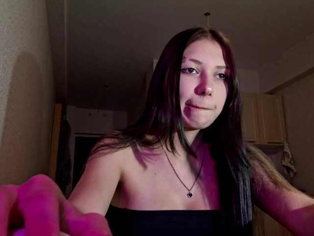 HollyTuts live cam on BongaCams