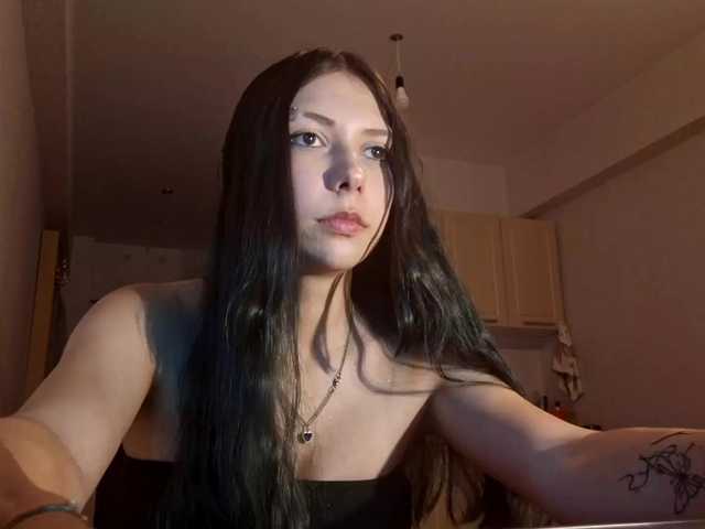 HollyTuts live cam on BongaCams
