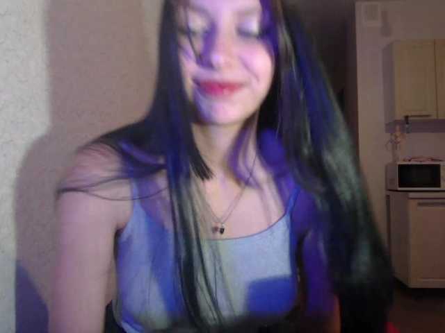 HollyTuts live cam on BongaCams