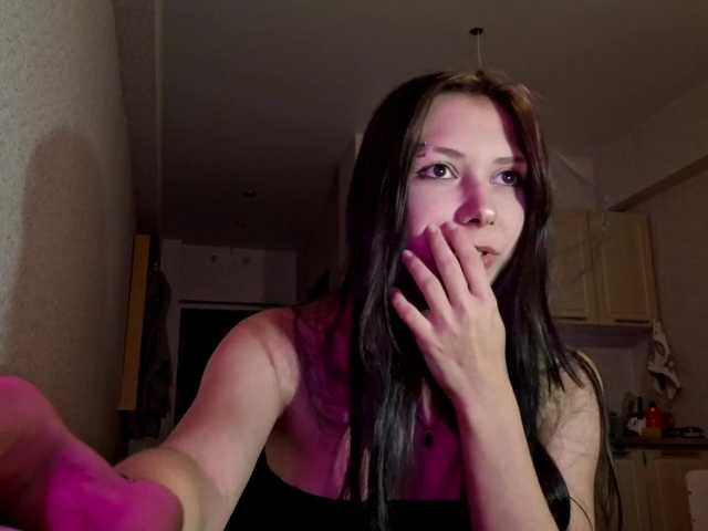 HollyTuts live cam on BongaCams