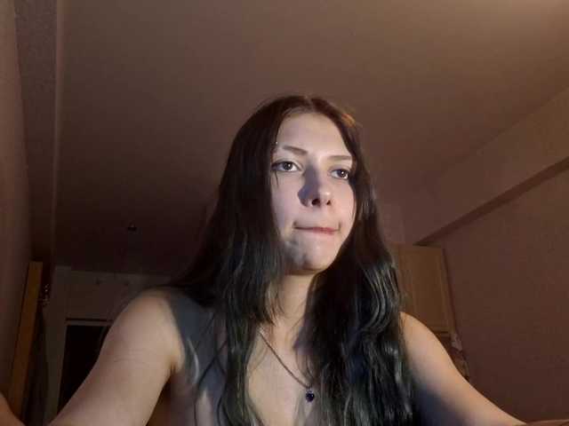 HollyTuts live cam on BongaCams