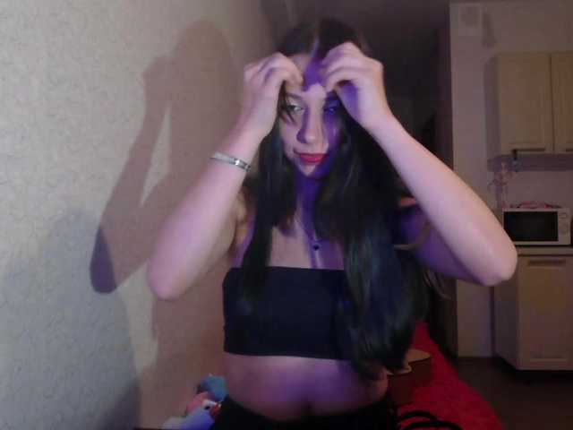 HollyTuts live cam on BongaCams